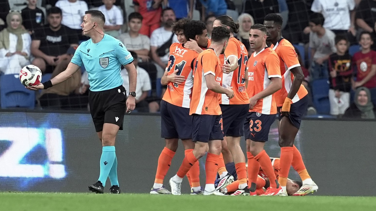 Başakşehir zorlanmadan play-off’a yükseldi