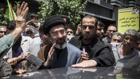 Hamaney’in oğlu saldırılardan sağ kurtuldu