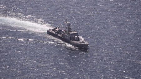 İran donanması vuruldu, onlarca kişi kayıp