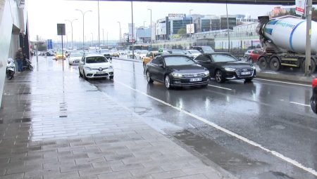 İstanbul’da yağmur etkisiyle trafik yoğunluğu arttı