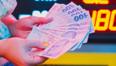 İngiliz bankadan dikkat çeken TL adımı